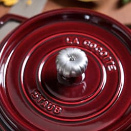 STAUB | LA COCOTTE - Cocotte - Ø 240mm - Gusseisen - Grenadine-Rot