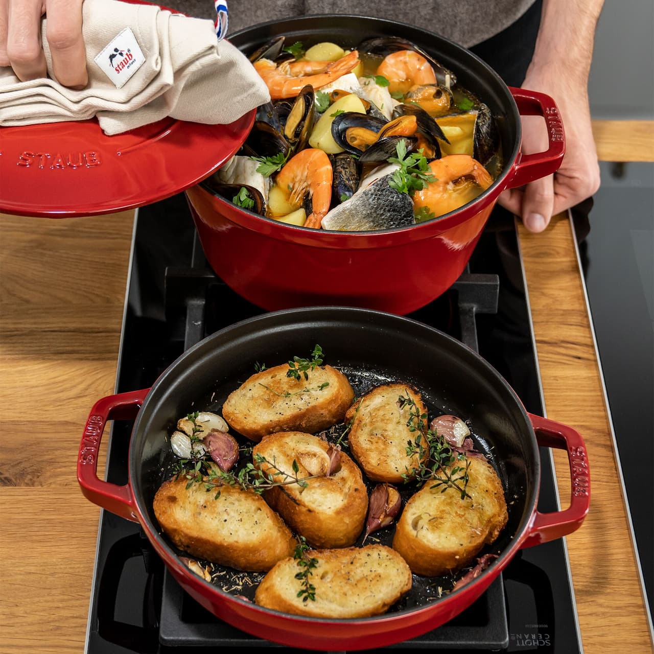 STAUB | STACKABLE SET - Kochtopfset - 2-tlg - Ø 240mm - Gusseisen - Kirsch-Rot