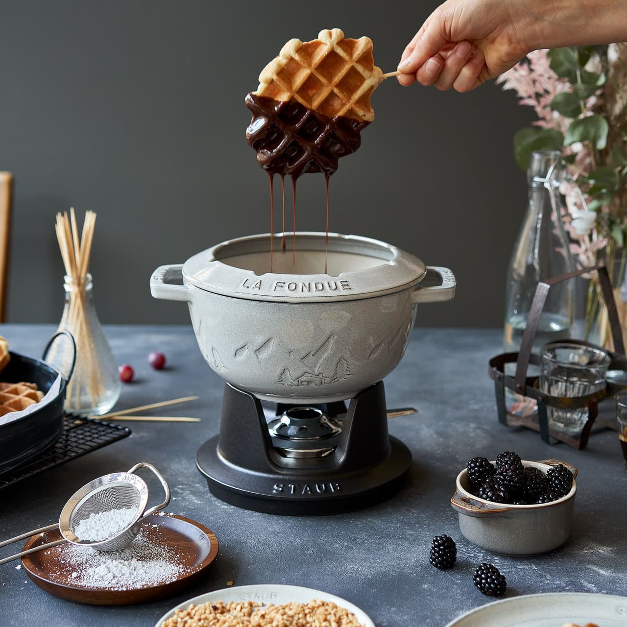 STAUB | SPECIALITIES - Fondue Set - Ø 200mm - Gusseisesn -Weisser Trüffel