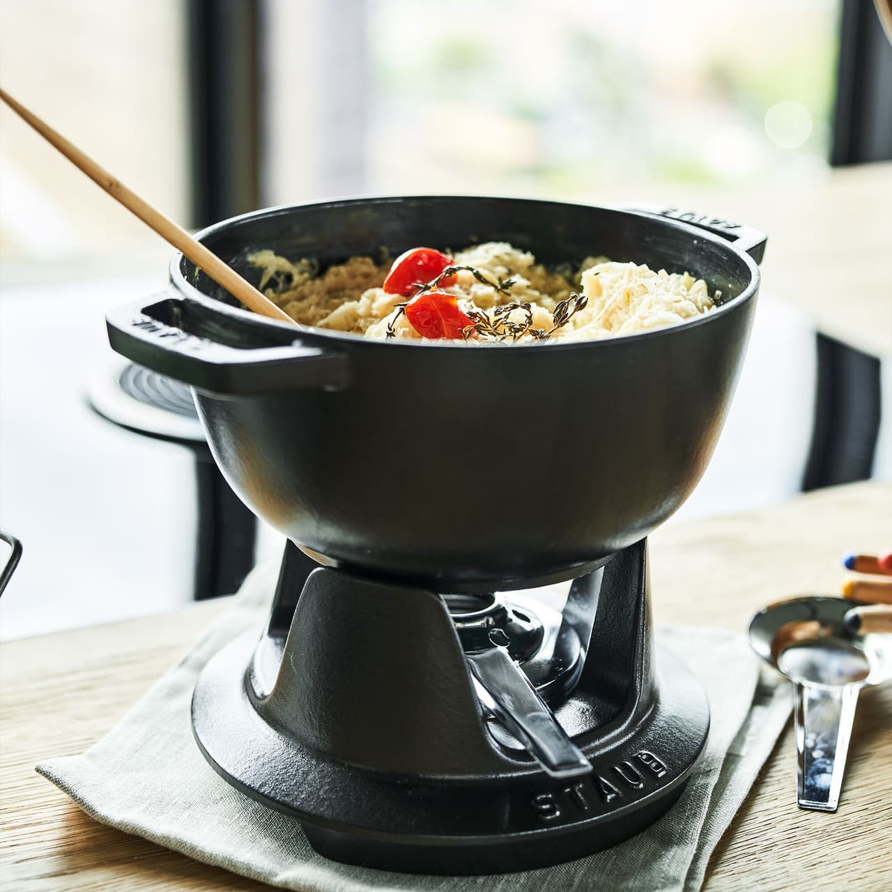 STAUB | SPECIALITIES - Fondue Set - Ø 200mm - Gusseisesn -Schwarz