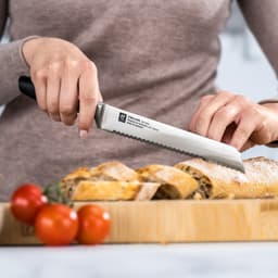 ZWILLING | ALL * STAR - Brotmesser - mit Wellenschliff - Klinge: 200mm - Silber