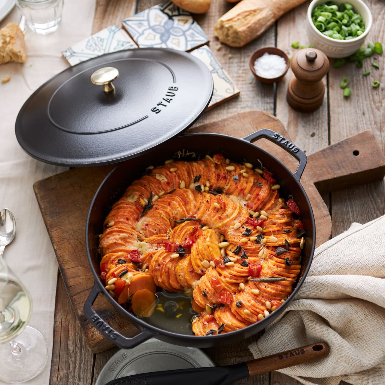 STAUB | BRAISERS - Bräter mit Chistera Drop-Structure - 240mm - Gusseisen - Schwarz