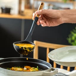 STAUB | Suppenkelle - 310mm - Silikon - Schwarz