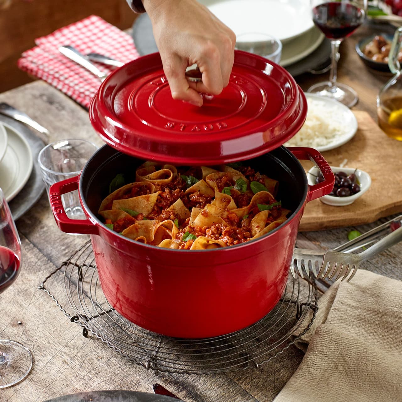 STAUB | LA COCOTTE - Cocotte - Ø 240mm - Gusseisen - Kirsch-Rot