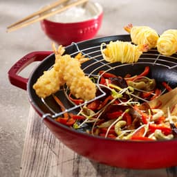 STAUB | SPECIALITIES - Wok mit Glasdeckel - Ø 300mm - Gusseisen - Kirsch-Rot